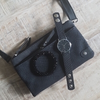 Armband, horloge en tas zwart